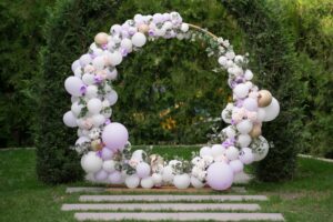 Balloon arch for ceremony